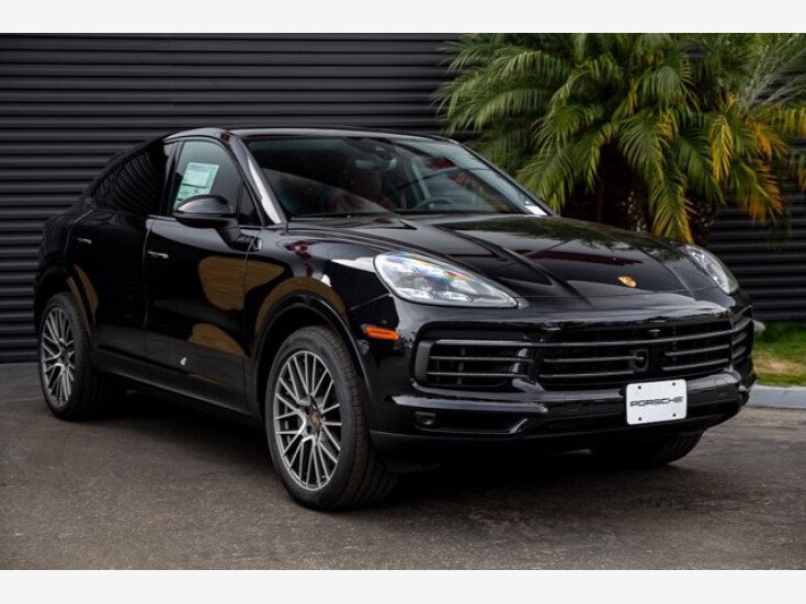 Thumbnail Photo undefined for New 2022 Porsche Cayenne S